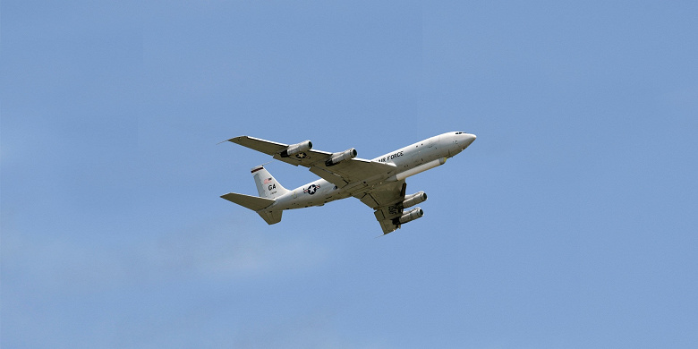 Эти спутники заменят самолёты Northrop Grumman E-8 Joint STARS. США запустят новую группировку
